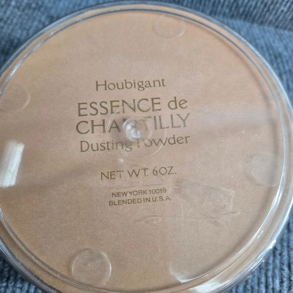Houbigant Essence de Chantilly Dusting Powder Puff Box 6oz